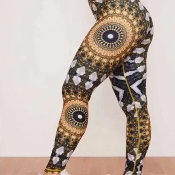 Wolven Noor Print Leggings and Top - Picture 10 of 10